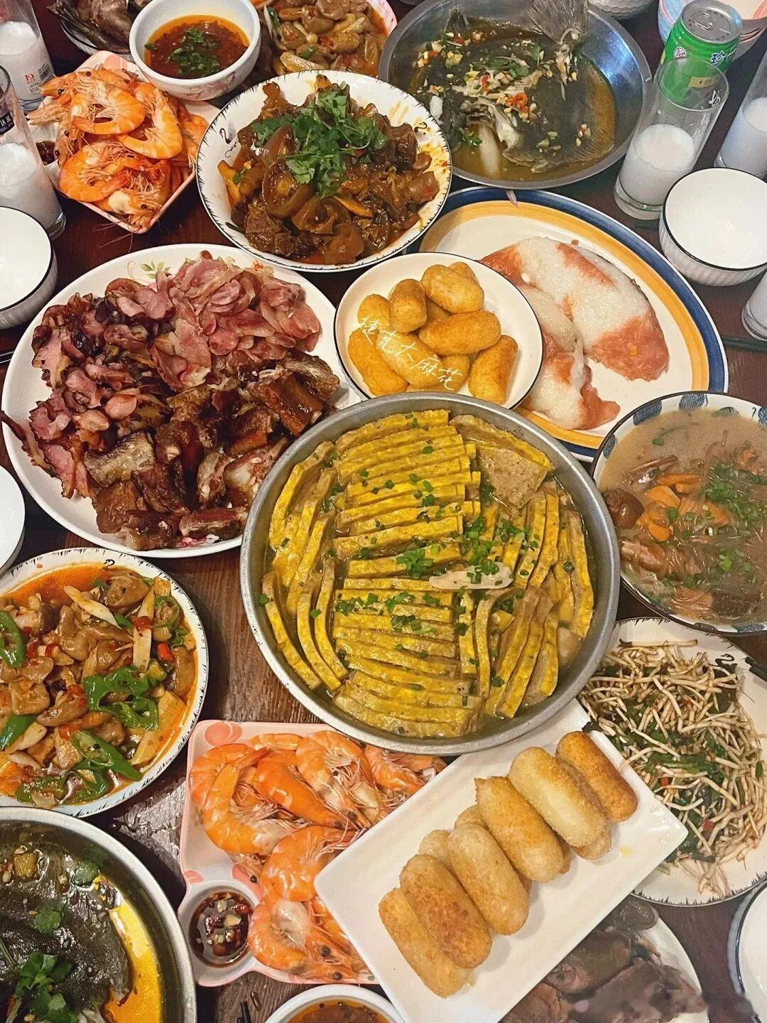 本以为各地特色美食早就卷满赛道，四川人硬是靠着各式各样糯叽叽粑粑杀出重围🤓从早
