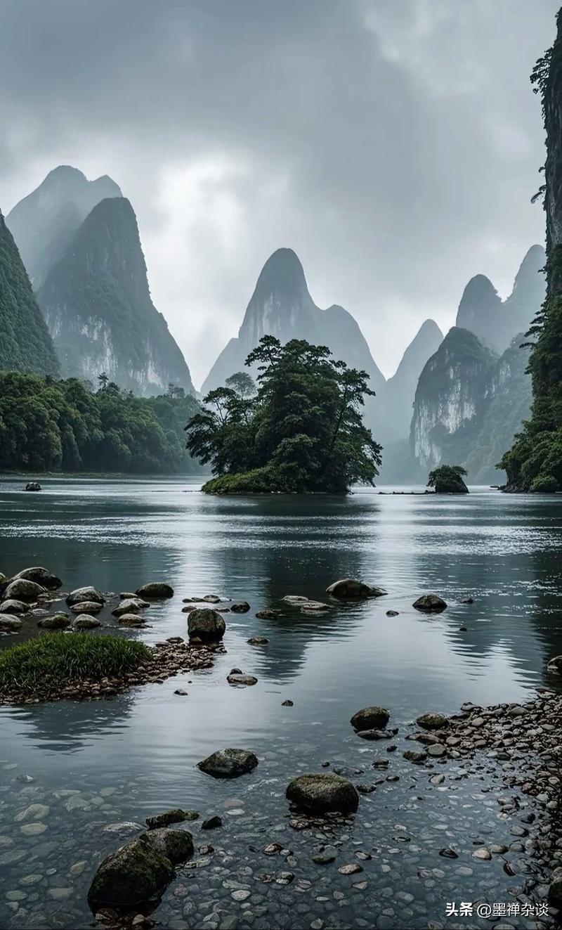 一个真正清醒的人，
每天只做这五件事，其余一概不理。

1、情绪不隔夜
心里不痛