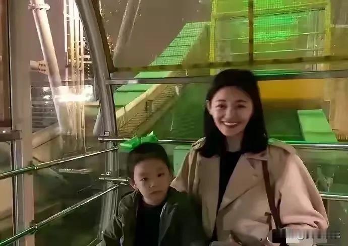 结婚十年，得到了两栋房子，两个孩子，丈夫每周往返台北一次照顾孩子，珠宝高档衣服鞋