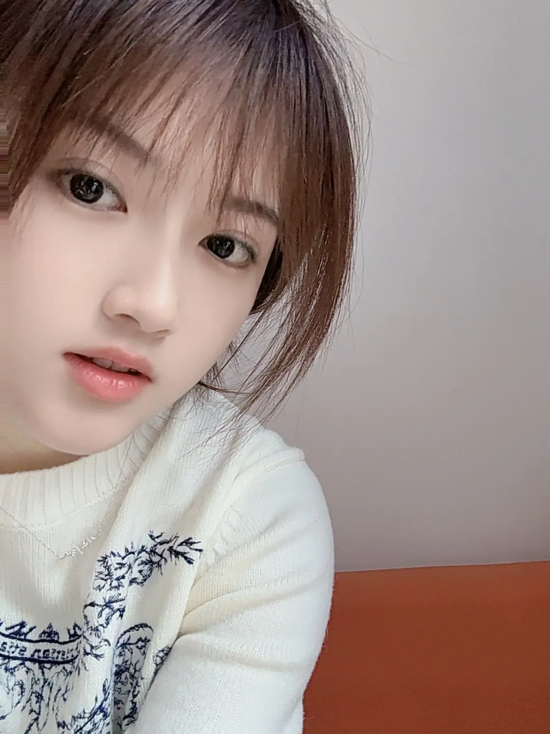 本来想演个玩弄人心的渣女、 结果演着演成了期待回信息的舔狗