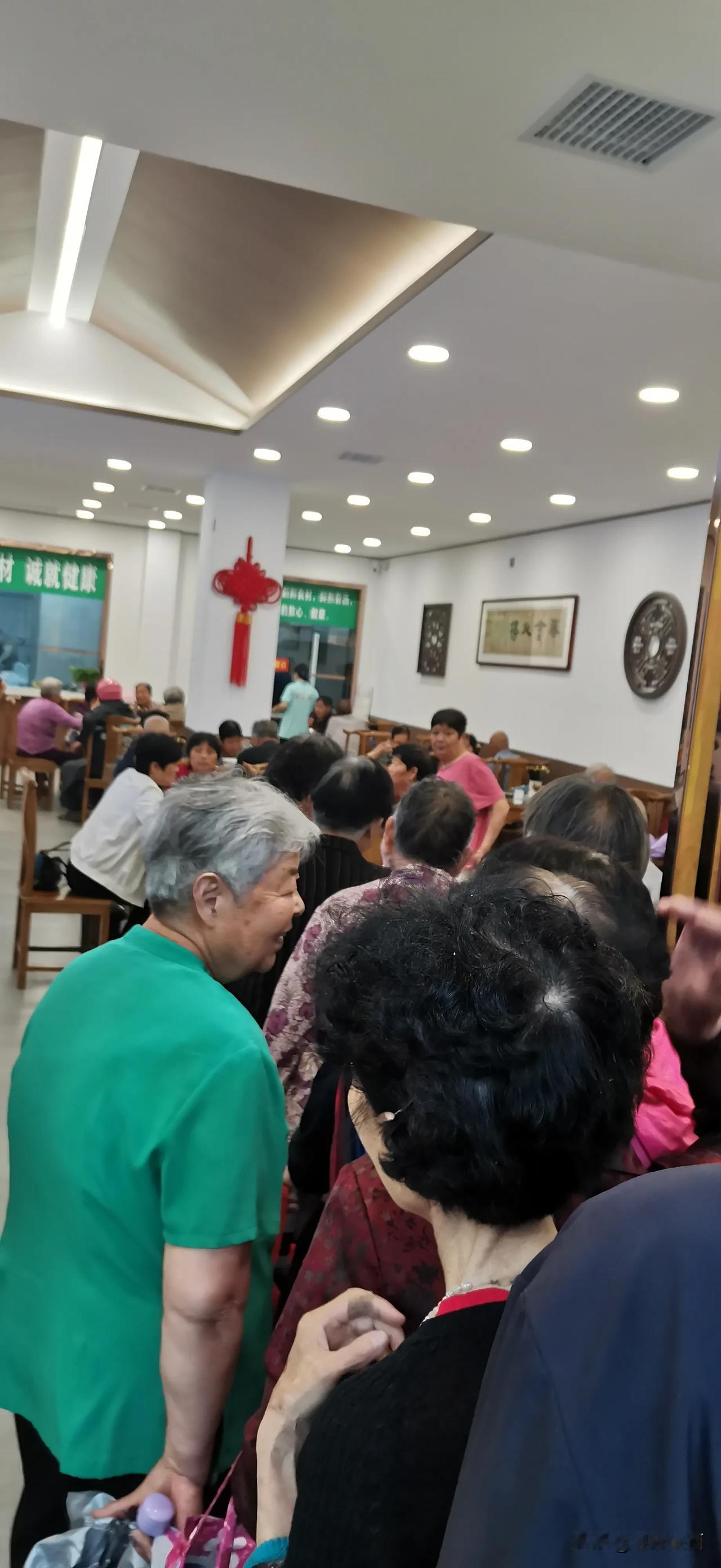 吃喝玩乐在渭南 潼关，陕西东大门，潼关县有名的地方小吃是老潼关肉夹馍，但当地人却