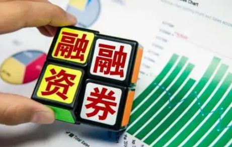 2026年6月中旬的A股市场，在一个交易日里出现了明显的分化走势。 
 
当日早