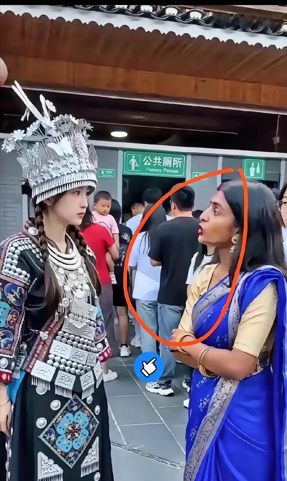 贵州景区，印度女子不排队上厕所，还理直气壮：在印度我们不用排，要排也是你们排！