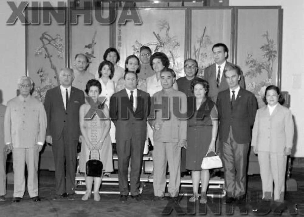 【周总理历史上的今天——5月27日】
1966年5月27日，下午，周恩来总理在人