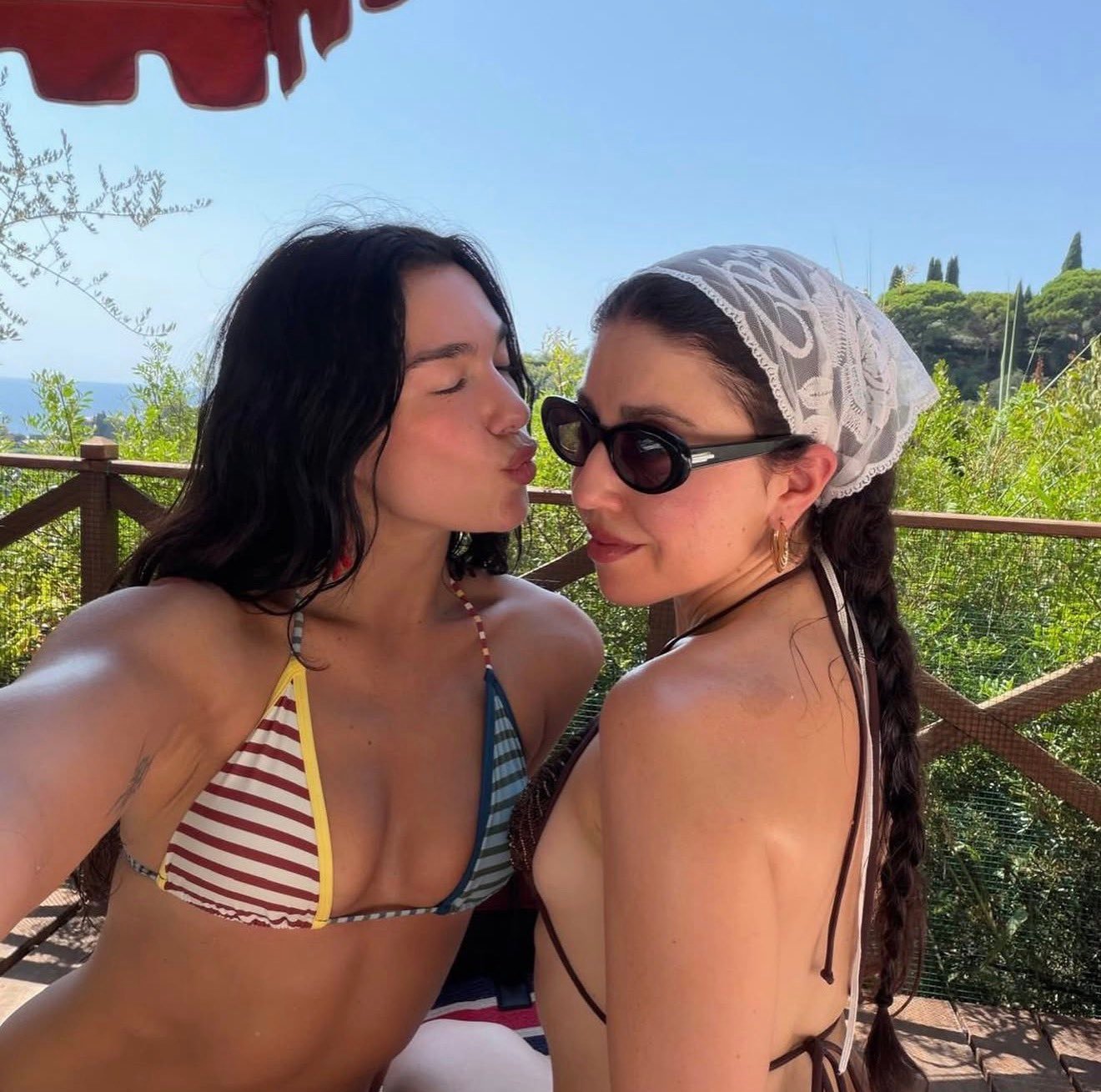 DuaLipa  ELLA更新更多合照 