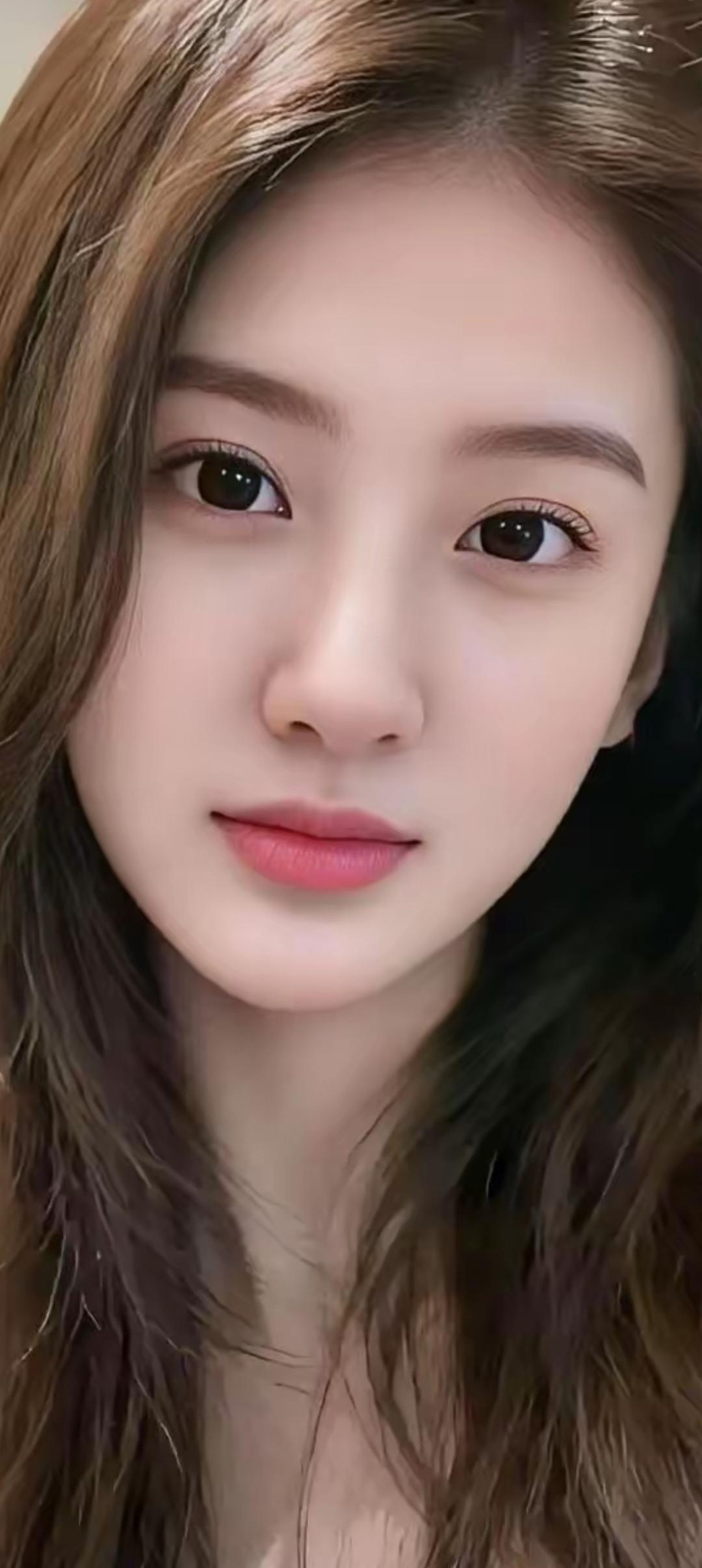 温柔甜美的自然妆容，散发着青春的气息！💄💕