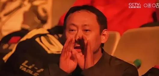 可怜天下父母心！WTT总决赛男单决赛，王楚钦4-0横扫张本智和，拿下冠军的位置。