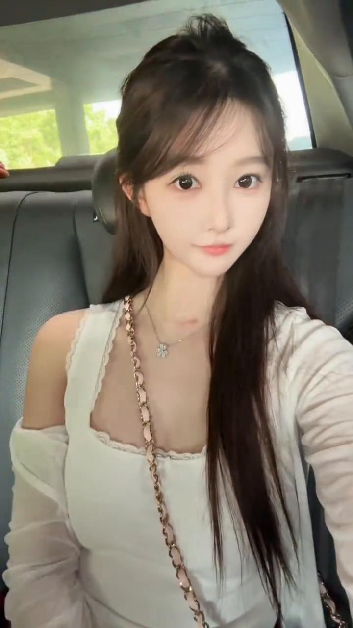 梦是我和你分开之后，我有段时间非常恨你，真的恨你，甚至觉得我很傻。