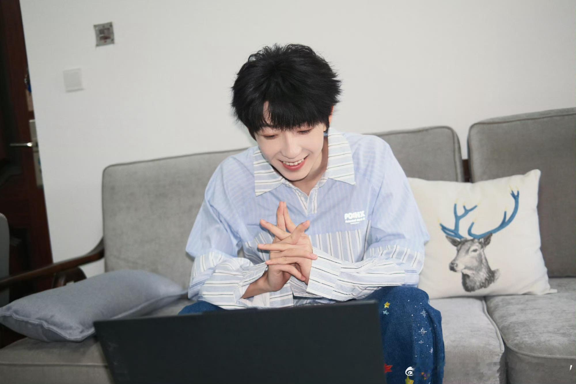 杨博文YBW[超话] 💗杨博文 四代唯一c位队长 💗杨博文 四代第一编舞师 