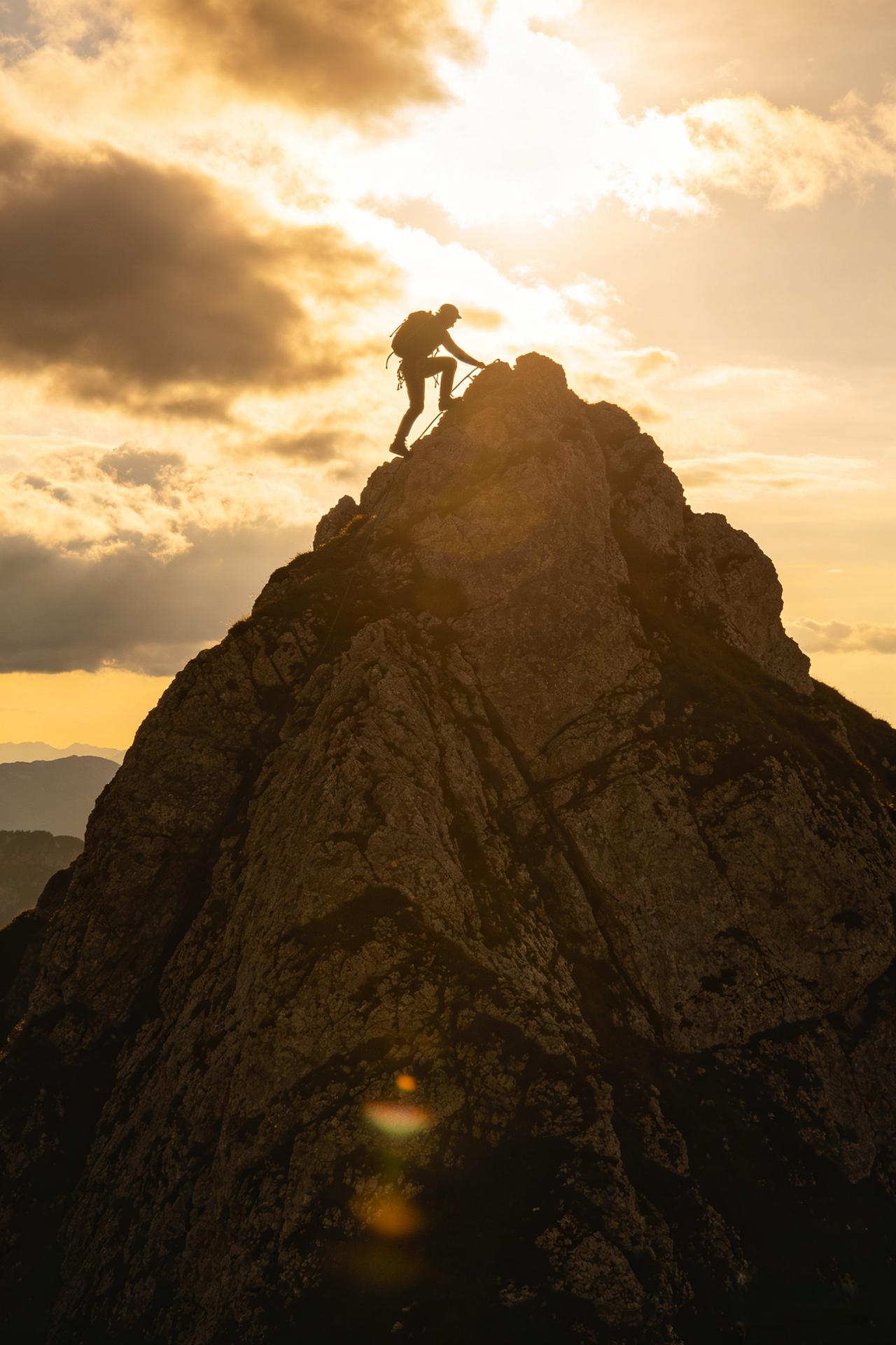 很现实的话：
“孩子的懂事，从来不是天生的，全是生活逼出来的；孩子的能力从来不是