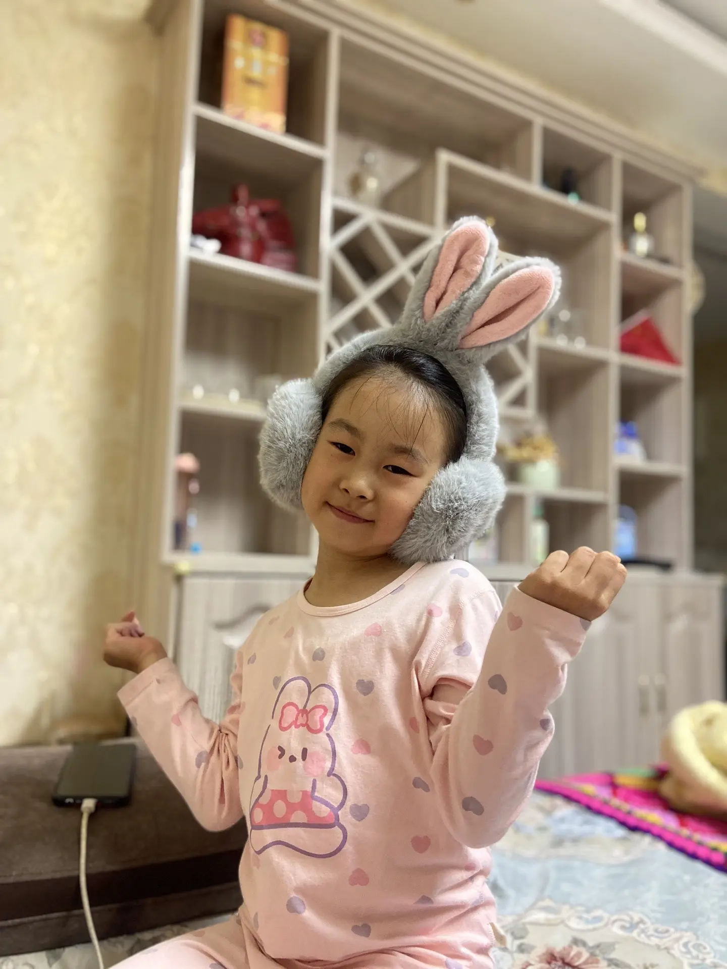 最近很火的一句话： “生育不是恩 托举和兜底才是”原话的意思是 很多父...