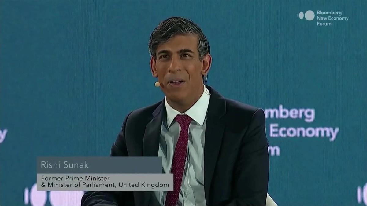 前英国首相两句话给印度整破防了！第一句话：“如今的中国在经济、军事和技术领域都是