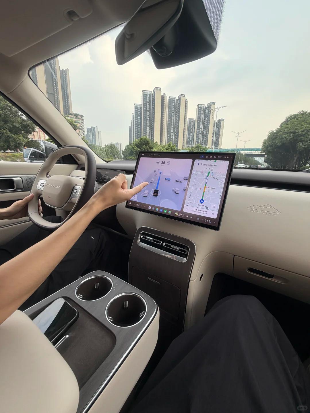 朋友家提了小米澎程N70，亲戚们来家里吃饭，饭后全下楼看车，都猜错价格。

舅舅