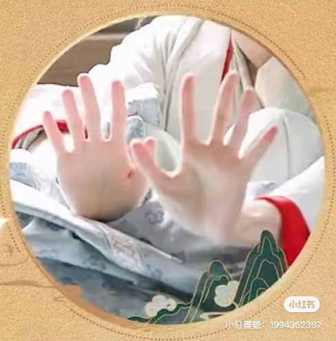 手手的主人年紀小連握著都要我教他 