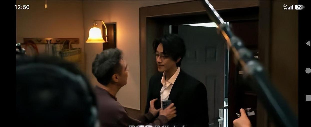 《蝉》 一桩横跨十二年的绑架旧案，把刑辩律师、大法官、律政精英死死捆在同一张法庭