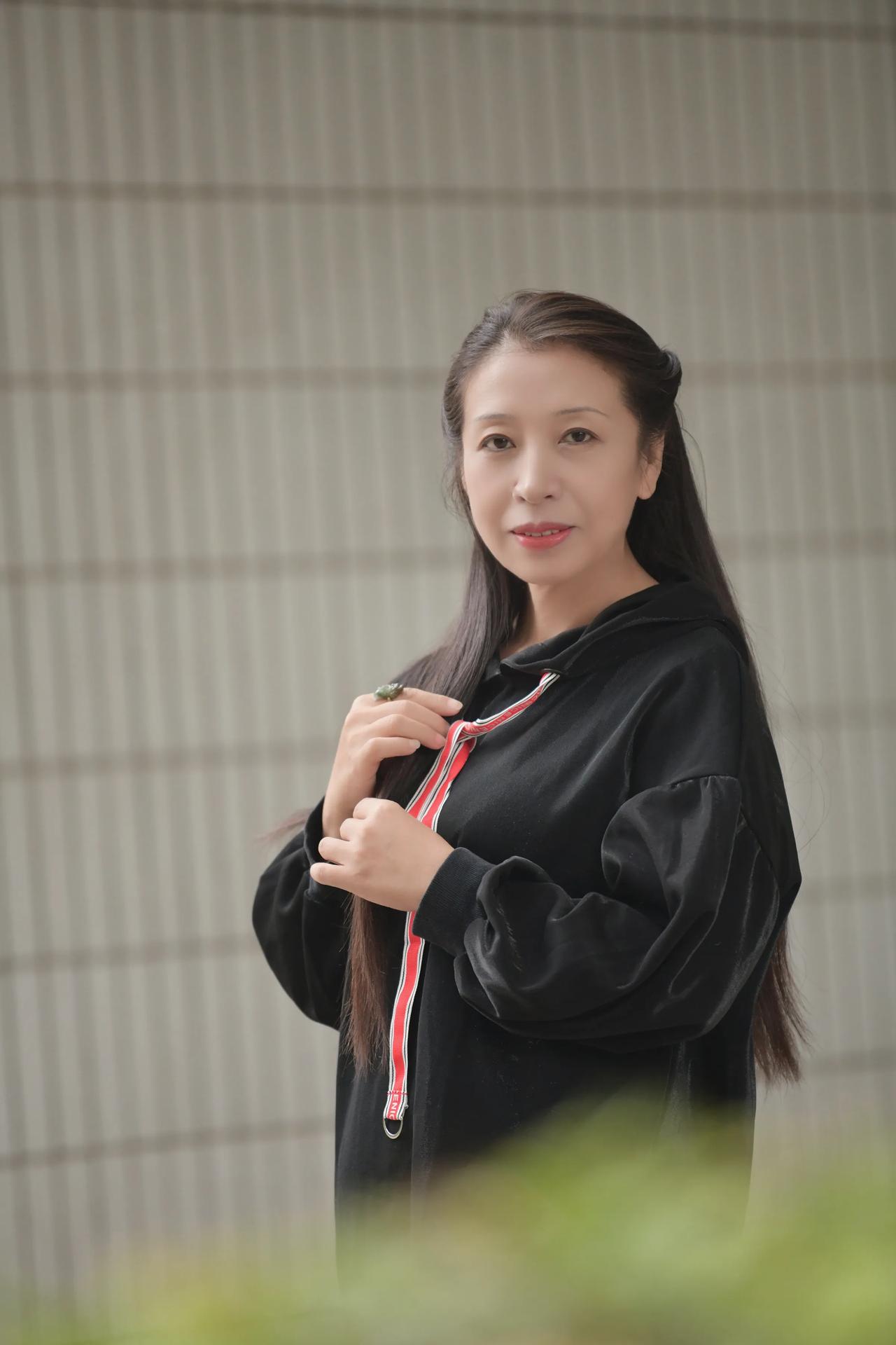 金秋时节，美丽的丛台公园。#昨日公园美拍# #公园里邂逅之美# #浅秋的公园美景