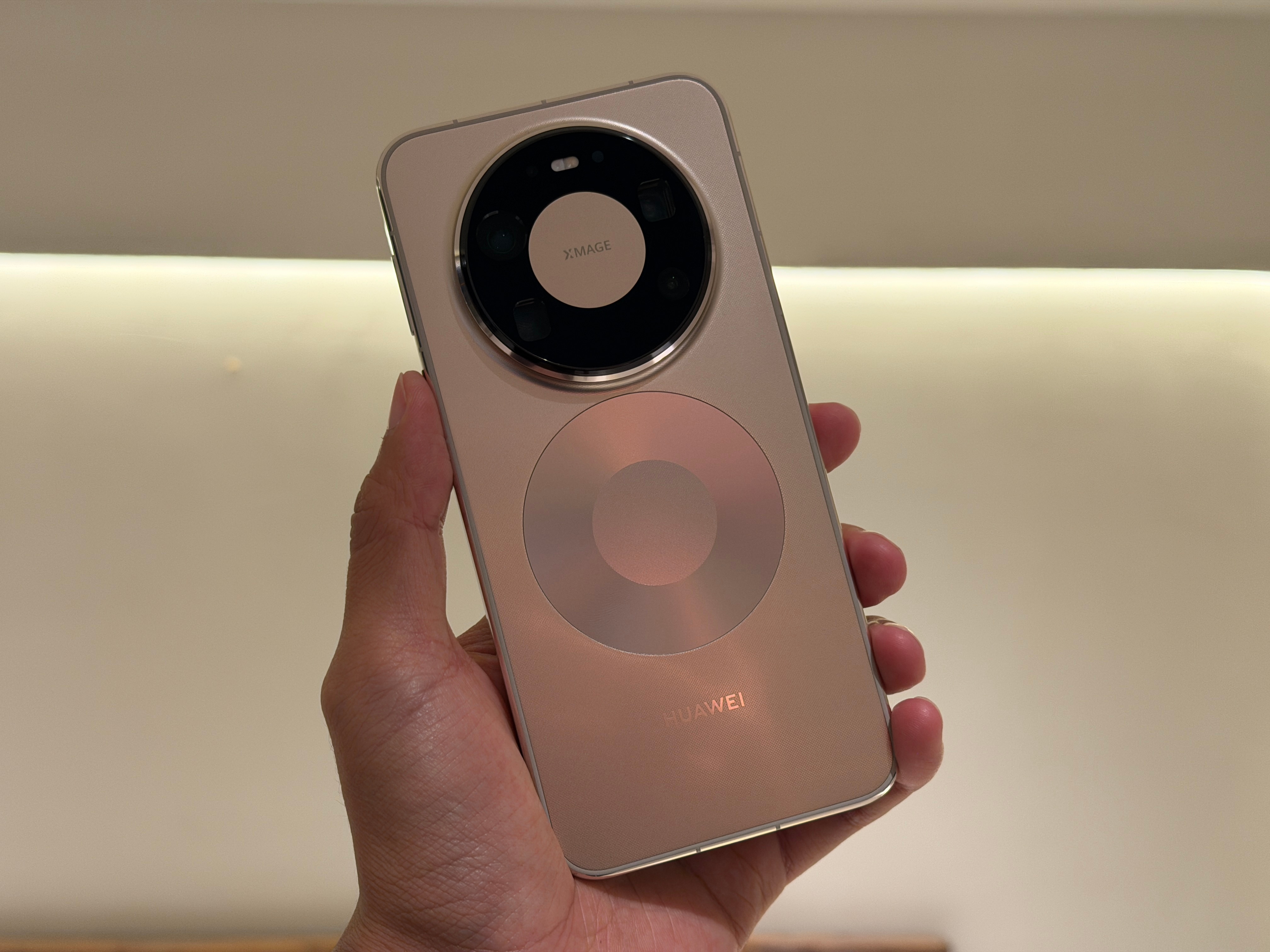 你还会选择安卓苹果双持吗 这好像是目前很多人的“基操”吧？尤其是在数码圈，非常常