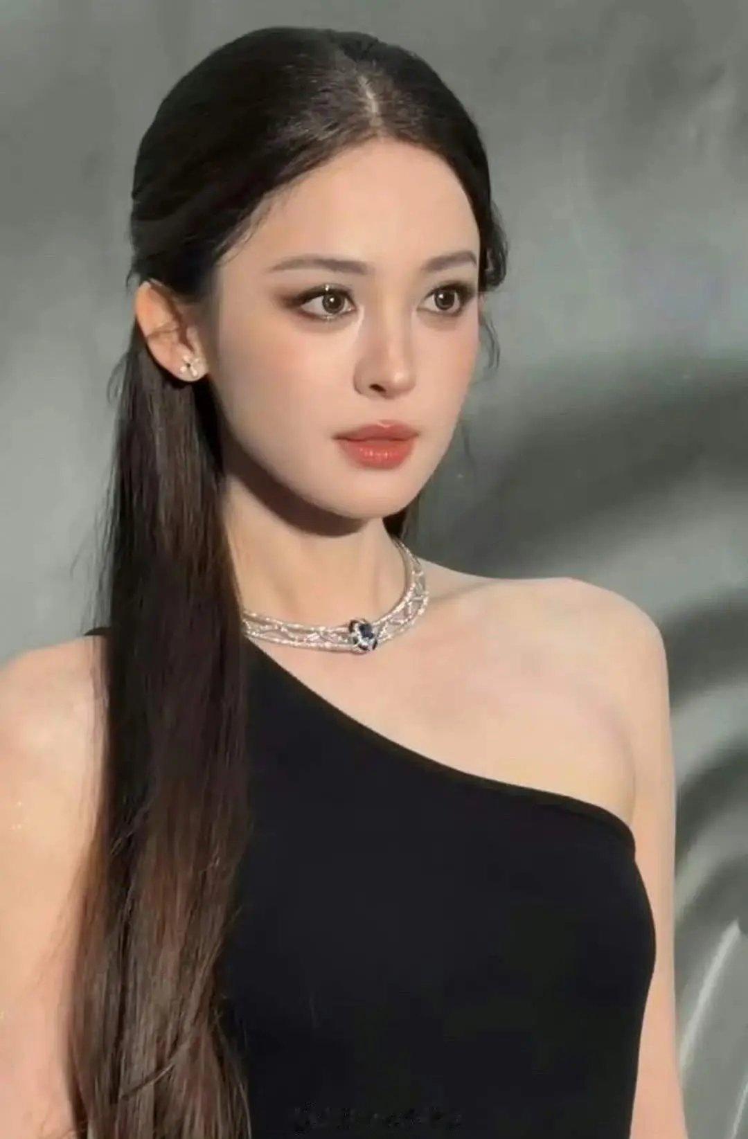 古力娜扎线下生图，美女这状态真的绝了！ 