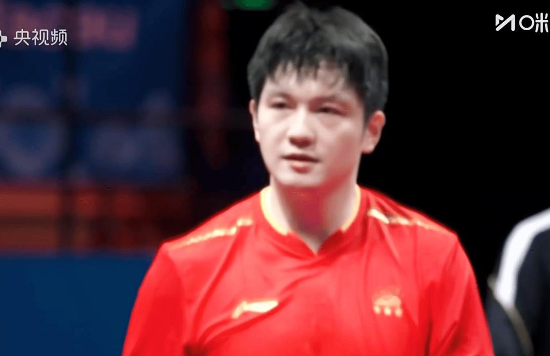 网友称樊振东赛后庆祝嘲笑世一世二？事实上他是在致敬姆巴佩庆祝动作，大家还是认真看