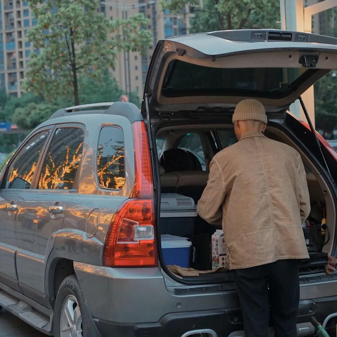 不知道大家伙有没有发现这么一群‘神秘’部落：
时间：每天早上9点到下午3点之间。