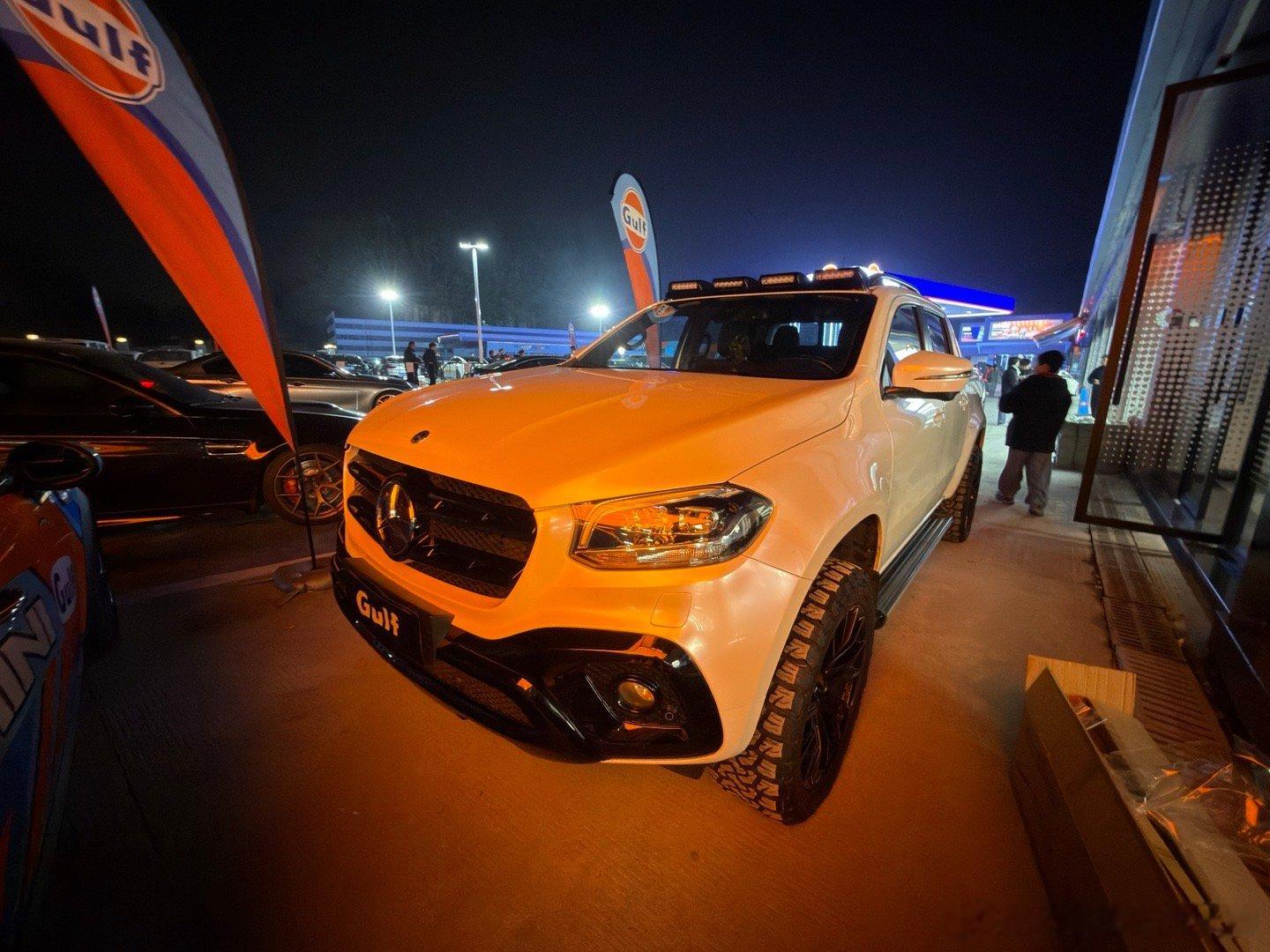 奔驰的皮卡X级，我是第一次见到耶奔驰