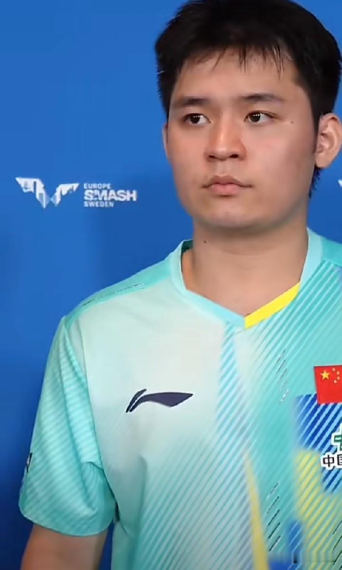 笑死了，林诗栋赛后采访也太实诚了，都把记者给逗笑了。

林诗栋：
说实话，
我是