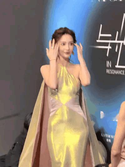 时隔两年Angelababy再战红毯钮钴禄angelababy 回宫了时隔两年a