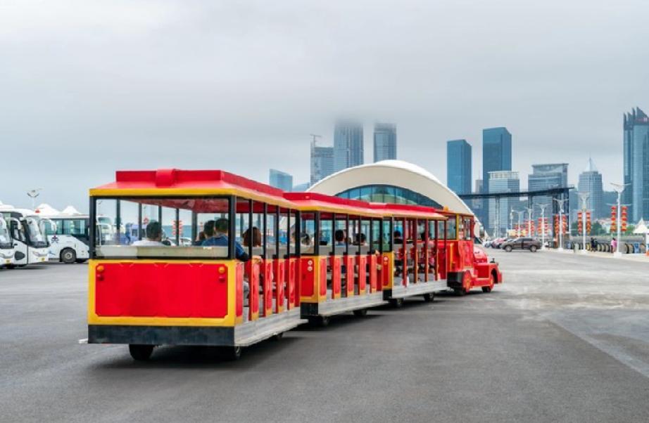 景区接驳车50块钱往返贵吗。
从明年元旦起，去河南少林寺游玩的游客，必须乘坐接驳