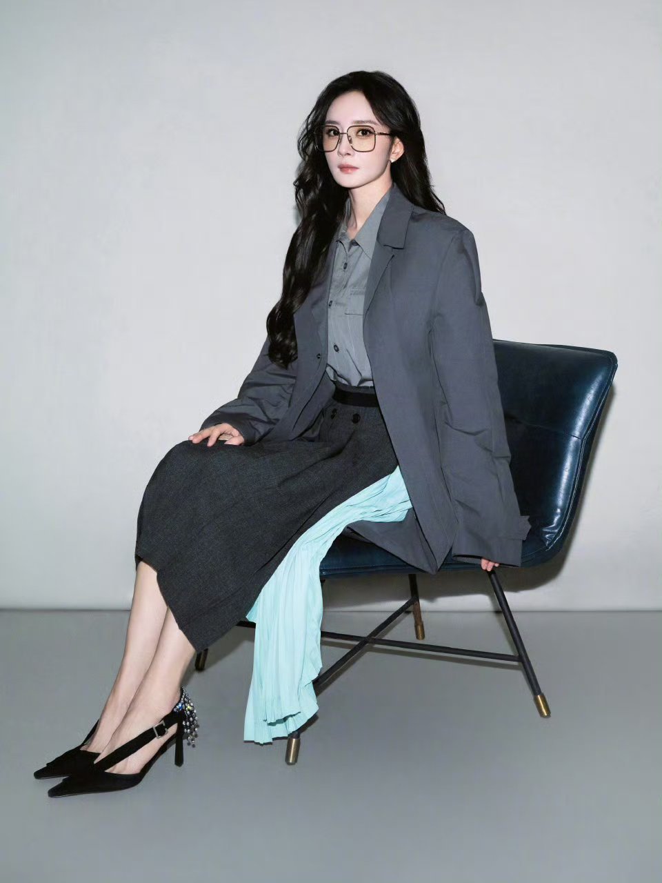 杨幂穿Prada的女王满分时髦女王驾到！幂姐实在太美了吧！ 