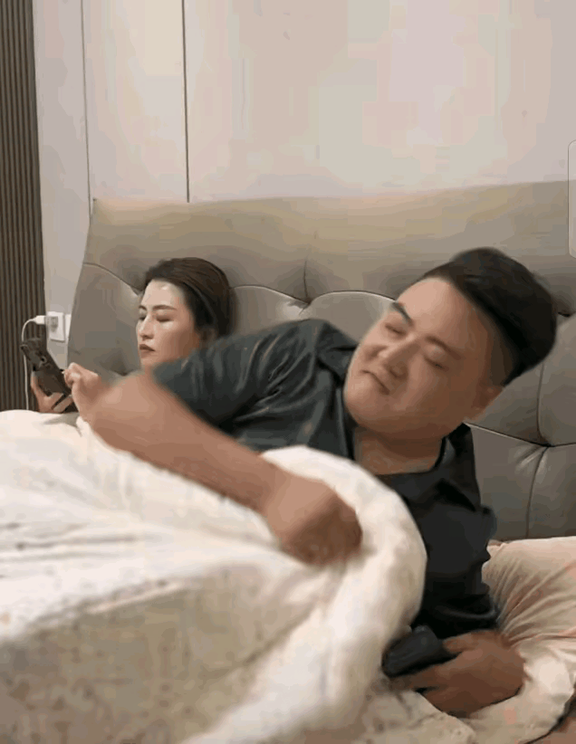 女人的报复心太强了。
还晚安个der，这下换成小伙辗转反侧，彻夜难眠了。[捂脸]