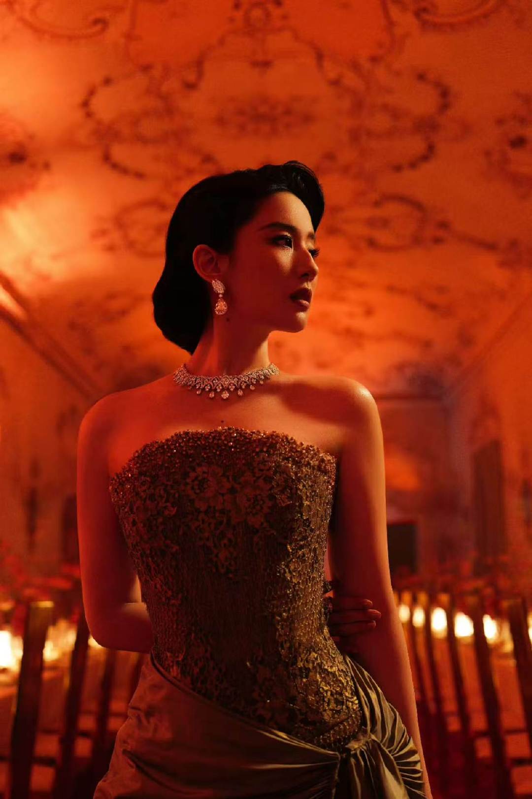 刘亦菲自带柔光的东方美人 刘亦菲珠宝流光优雅清贵 刘亦菲依旧妈妈级别！ 