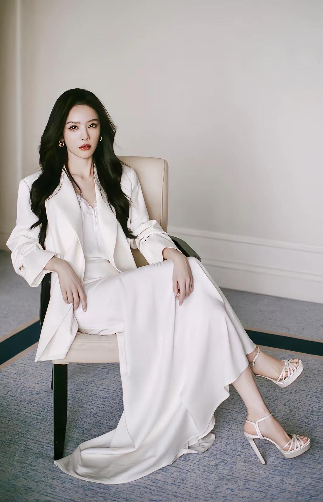 自愈，始于接纳。接纳生活的不完美，接纳命运的无常，接纳自己的局限。