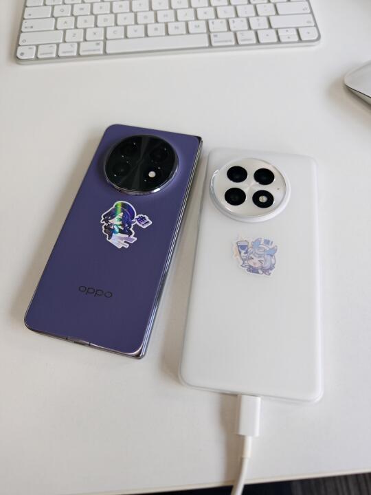 买一万块的折叠屏就是浪费？