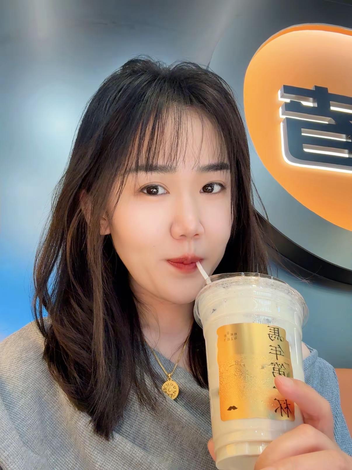 那天没化精致的妆 你说怎么都好看