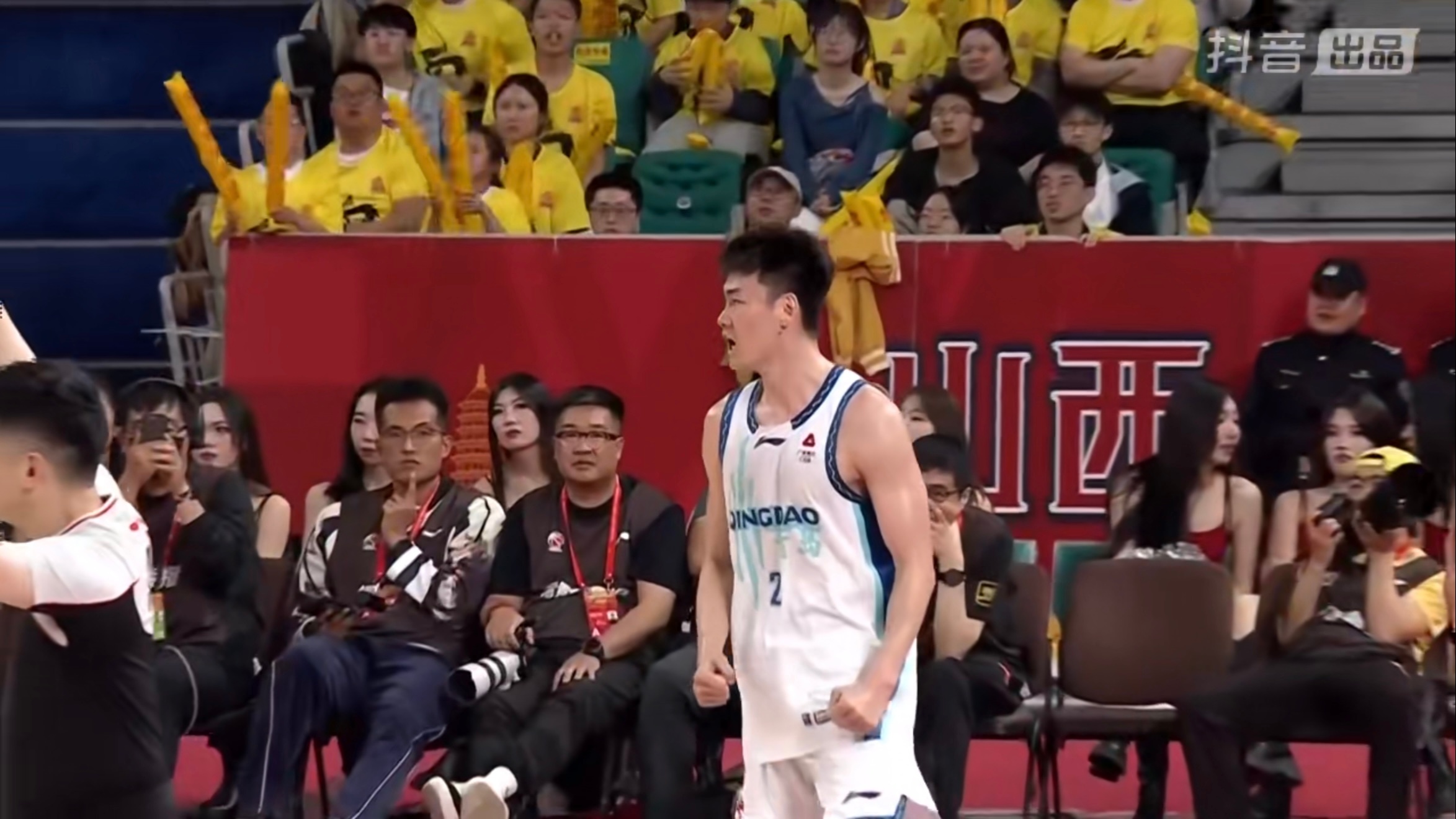 青岛男篮的三分开了！cba季后赛