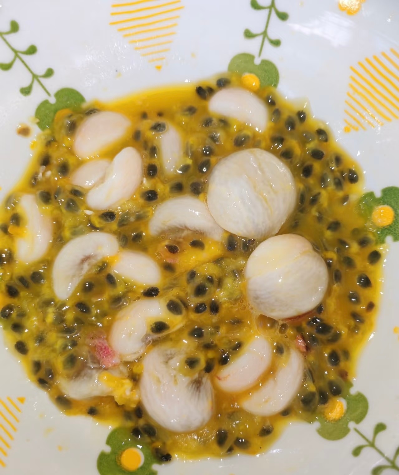 明天放假吼吼吼🏖️平时上班都懒得做饭，一放假全是干劲，一下班朋友摆了四菜一汤，