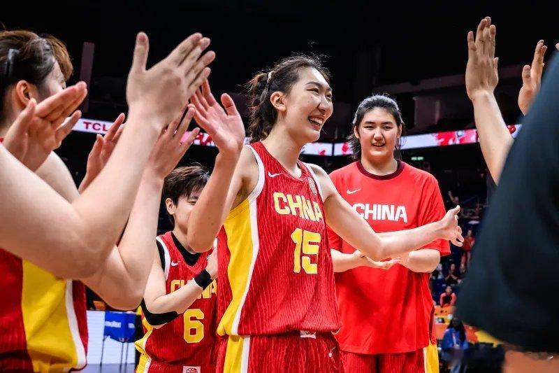 中国女篮[超话] 韩旭真大腿啊！又又又又得到两双！21分11篮板带领中国女篮有惊