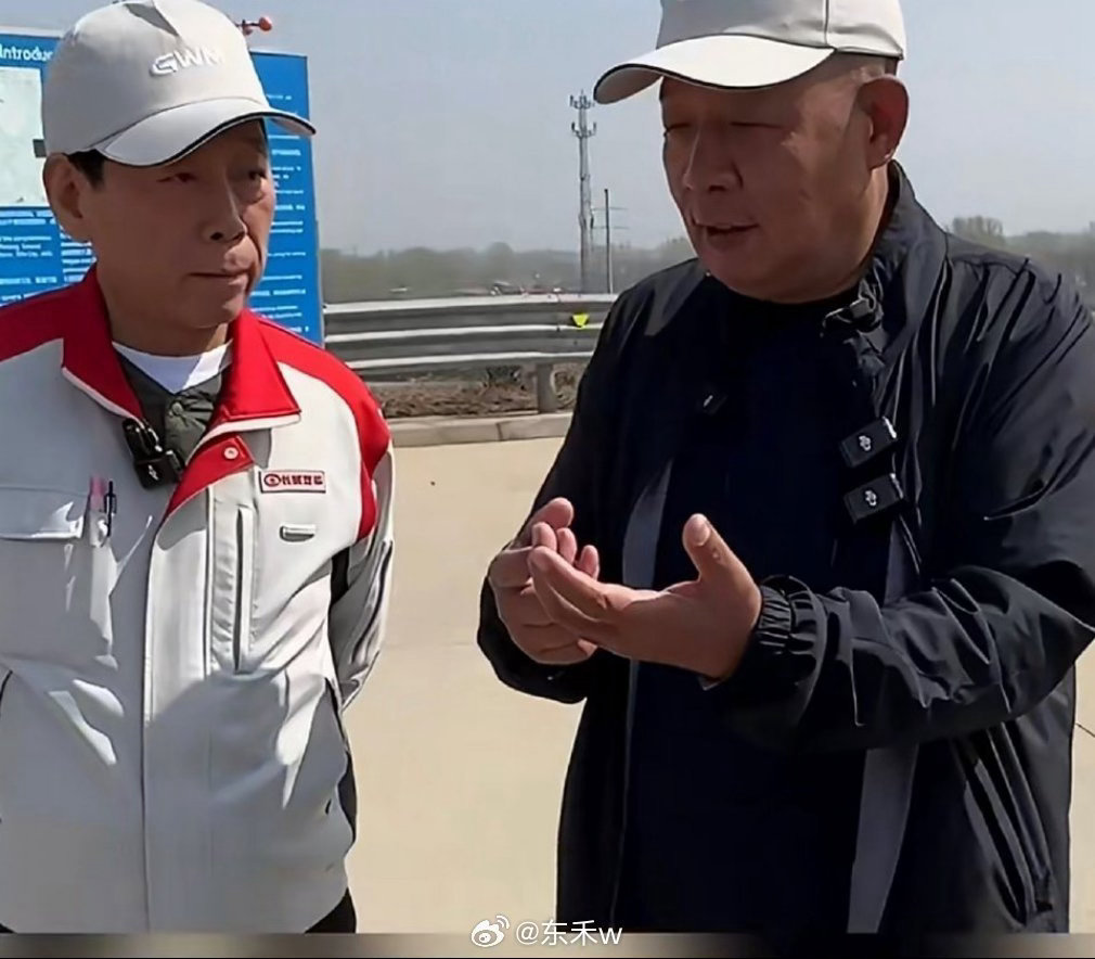 魏建军请于东来吃驴肉火烧 没有虚礼，只有驴肉火烧配真心，抛开头衔聊做事，不伪装不