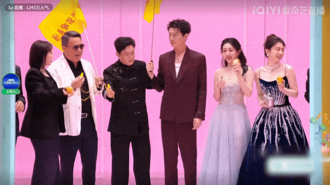 杨旭文一晚上领了3个奖 尖叫之夜最忙的人肯定有杨旭文的名字吧。上台领了三个奖，有