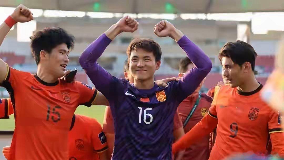 U23国足亚运铜牌战这场铜牌战看得太刺激了！常规时间2-2拖入点球大战，门将李昊