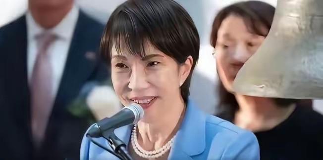 高市还是太嫩了点，
以为捏着九成高端光刻胶市场，把10天审批拖到90天，就能让咱