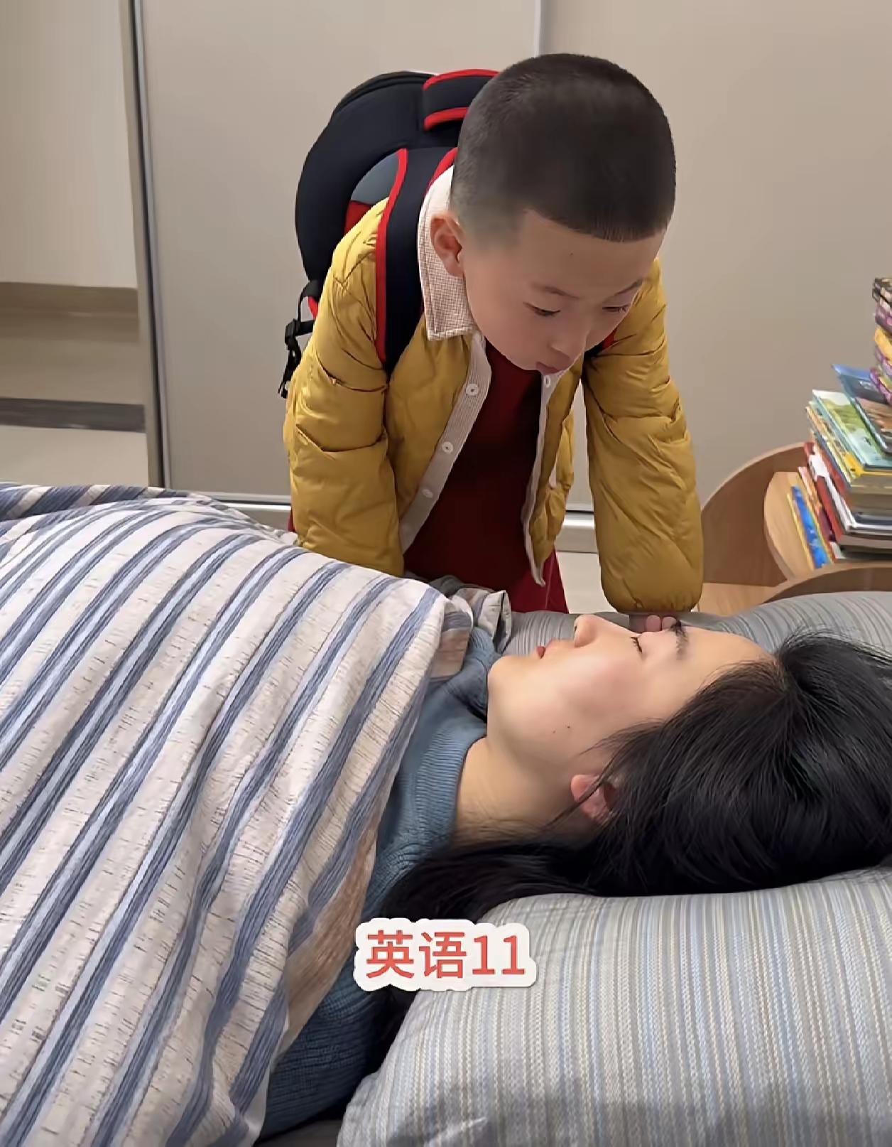 儿子考全班倒数第一，妈妈淡定掏出 5 块钱：只要别当全校倒数第一就行！

清晨的