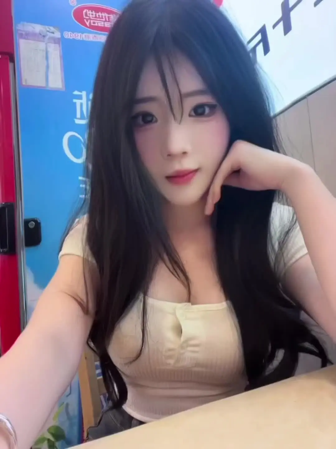 我想留住与你的每个瞬间 但人生本来就是马不停蹄的相遇和错过