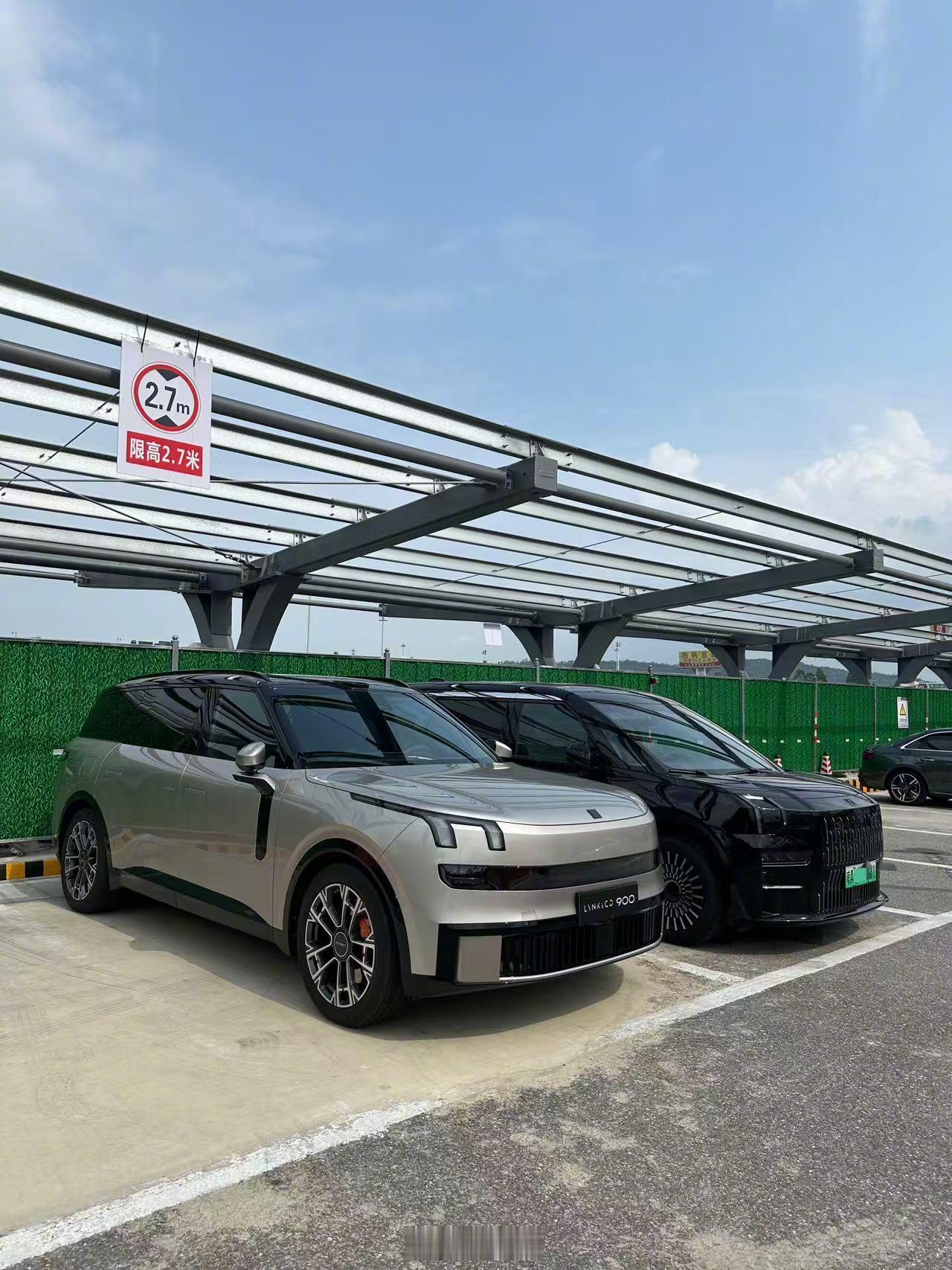 极氪科技集团4月销量41,316台，势头非常猛，刚好五一假期拿了各自最新的爆品领