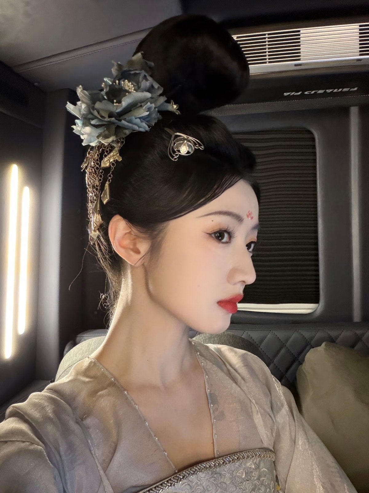 黄羿盛世天下宝宝🥺我也很喜欢黑色这套黄羿