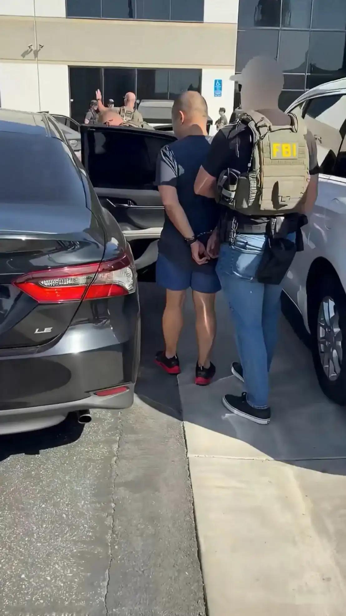 美国司法部近期发布公告，加州一家科技公司华裔CEO遭到逮捕。这名38岁企业负责人