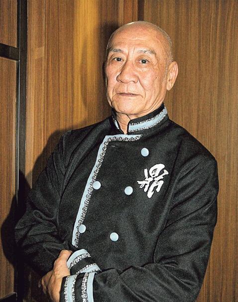 81岁香港资深演员“鼎爷”（李家鼎）近日公开交代身后事。因与长子李泳汉爆发家产纠