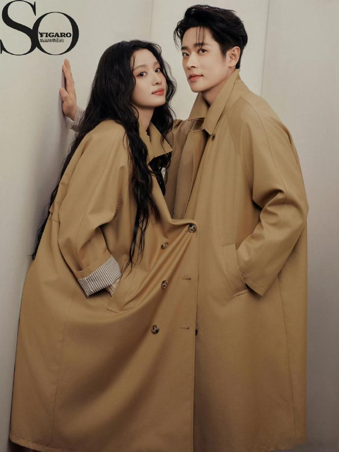 丞磊王楚然大衣扣一起 丞磊王楚然杂志封面预告，大衣扣一起，蛮会！ 