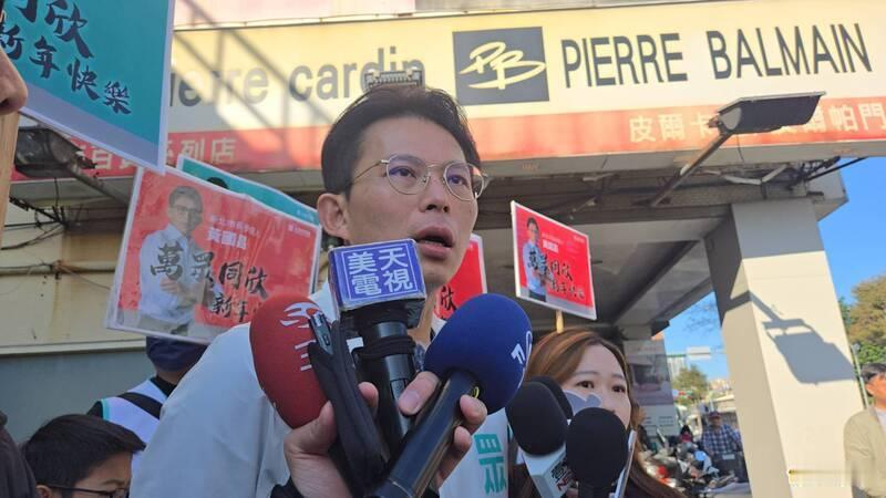 李四川胞弟涉违法争议，黄国昌批民进党：选举不是进行家族清算斗争
台湾民众党新北市