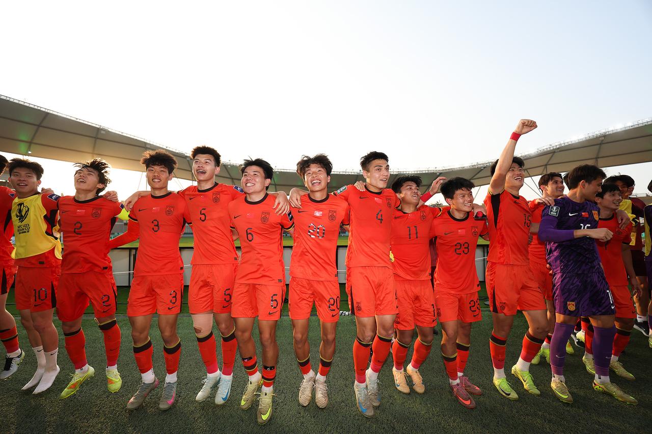 乌兹别克成了中国队最好的量尺！
 
年初U23亚洲杯的1/4决赛，面对乌兹别克斯